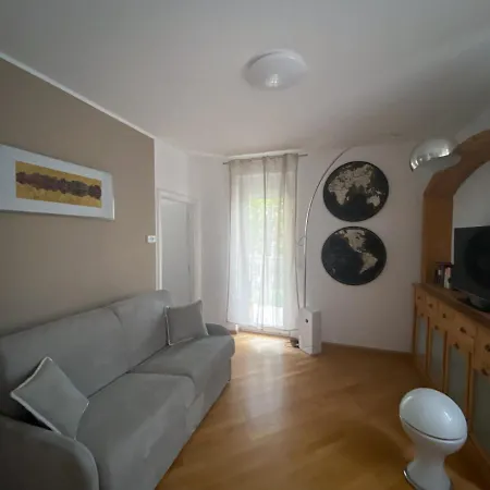 Living Vittoria: Vicino Al Centro Di アパート