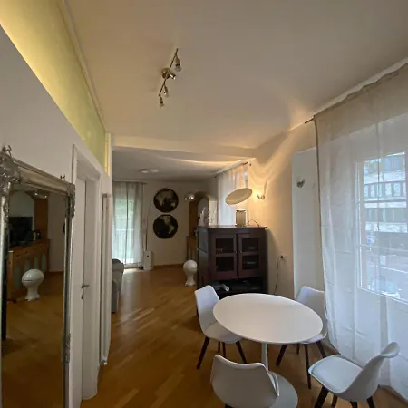 アパート Living Vittoria: Vicino Al Centro Di *