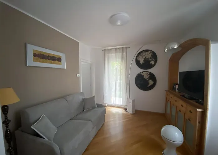 Living Vittoria: Vicino Al Centro Di Apartamento